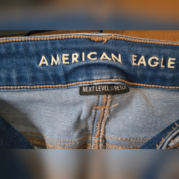 Distressed High Rise Jegging - Picture 3 of 7